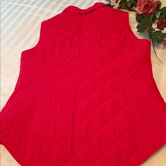 NWOT Crown & Ivy Red Quilt Soft Silk Zip Vest (PL) - Picture 14 of 16